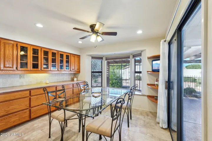 Breakfast room