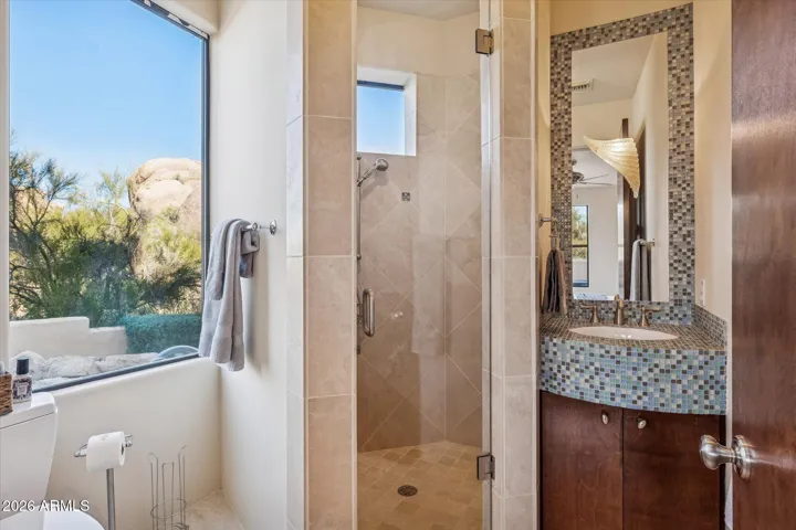 En-suite bathroom for Bed 3