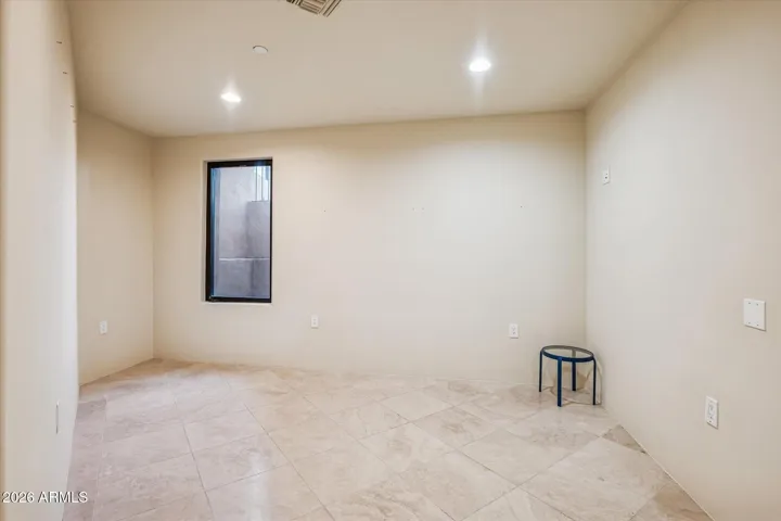 Basement level flex space w/steam shower