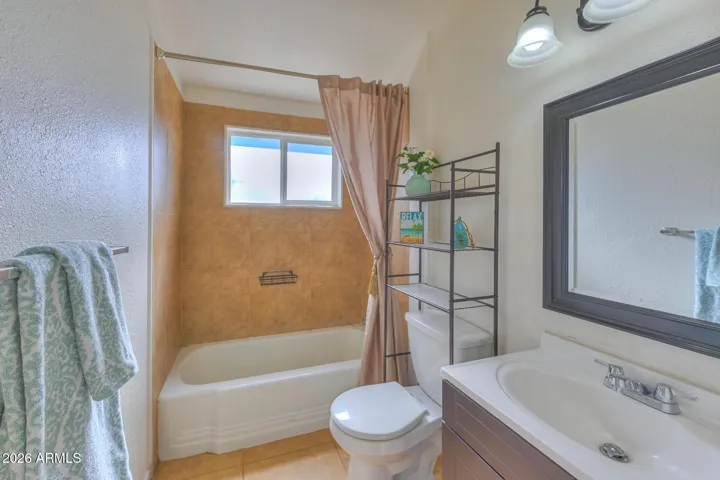 Full guest bath
