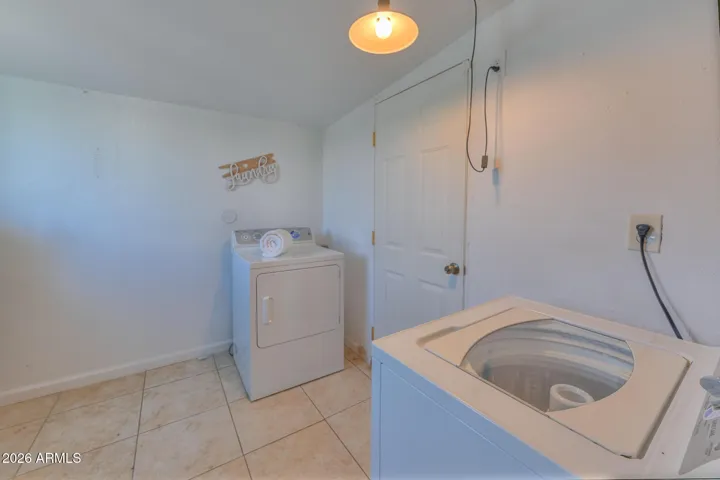 Big indoor laundry space - washer & dryer convey