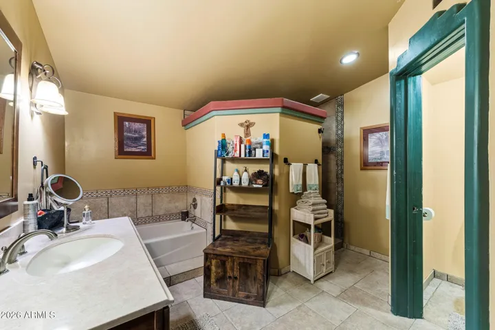 Primary bath