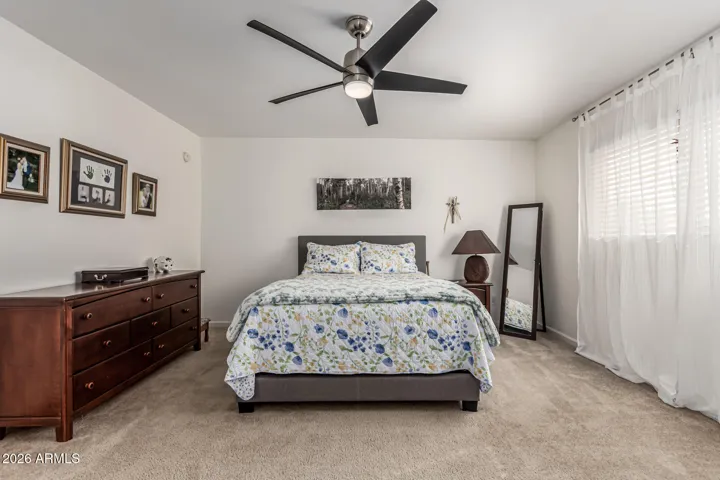 Two large bedrooms, Convenient location in Central Phoenix, less than half a mile to multiple restaurants, markets, bars, freeway, airport and more!