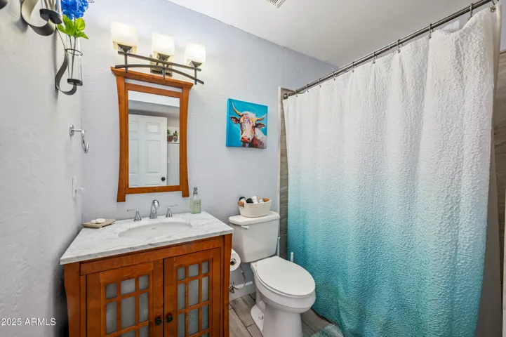 Casita full bathroom!
