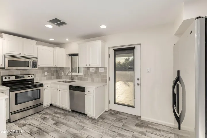 Main House - Kitchen