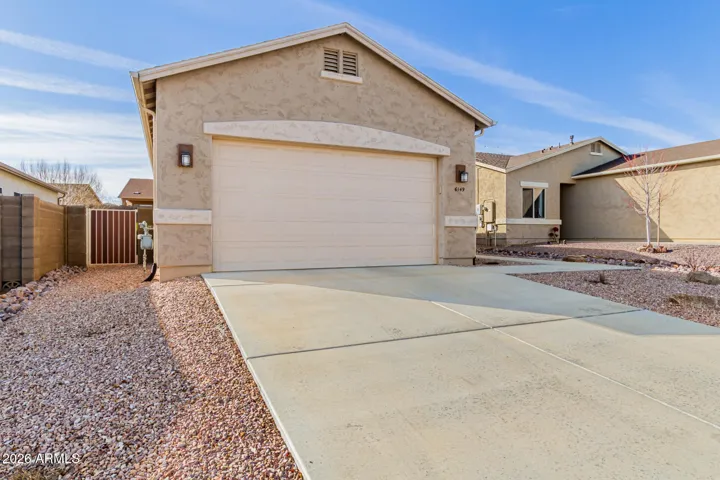 2 CAR GARAGE - SINGLE SIDE GATE