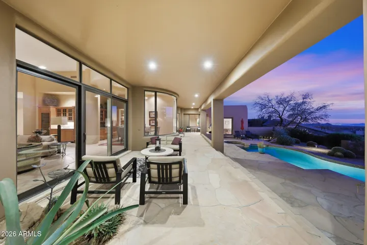 With built in bbq and outdoor TV, perfect for entertaining!