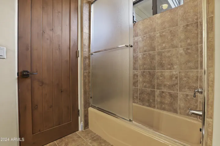 Bunk room bath.