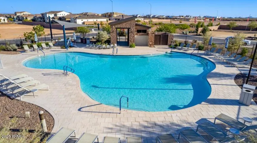 La Mira Discovery Community