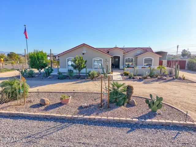 Beautifull home with ample parking for guests. Lush easy care landscaping
