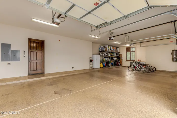 Showing the 3 Car Garage.