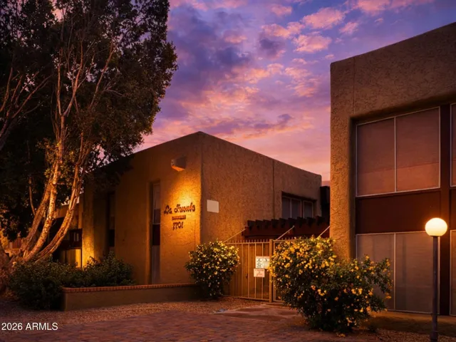 La Fuente community at twilight