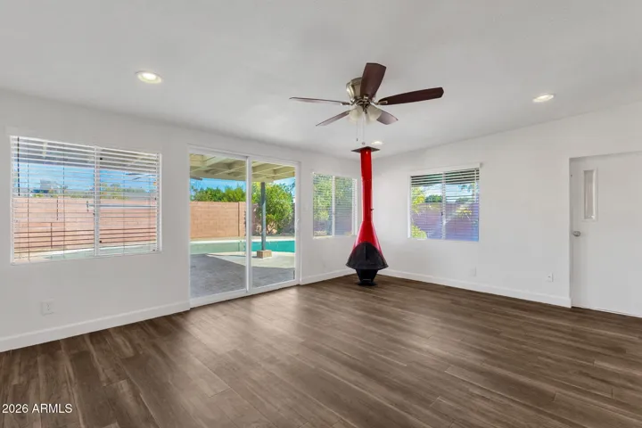 Bonus room with access to backyard and side yard