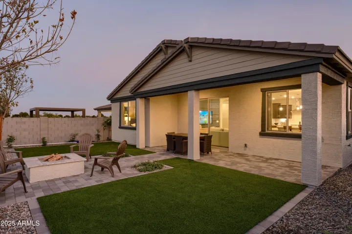 PHOTOS ARE OF A MODEL HOME. SOME SELECTIONS MAY BE DIFFERENT.