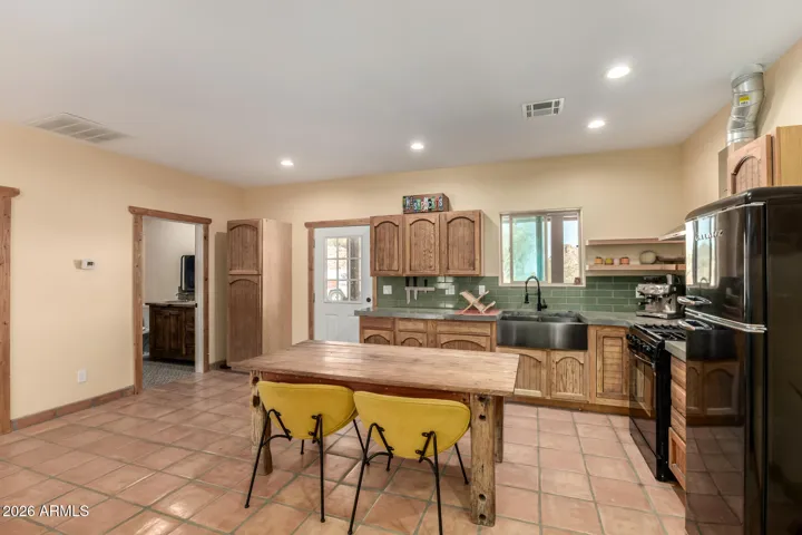 detached guest house 3 kitchen