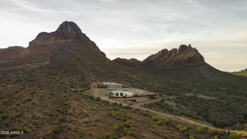 4 curated acres