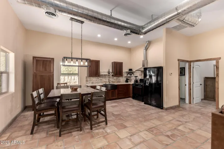 detached guest room 4 kitchen