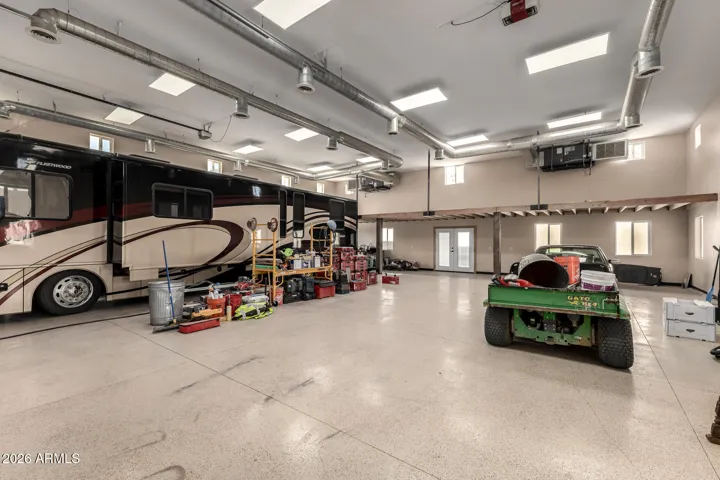 workshop/ RV garage