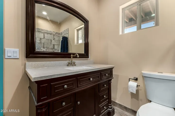 main house bathroom 3