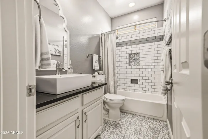 Are you falling in love with this house? I am!!