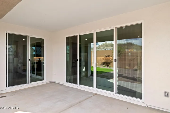 Photos of model home, options may vary.