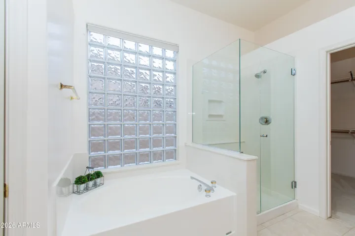 Separate Tub & Shower