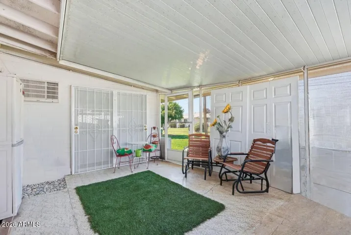 Arizona room (facing west).