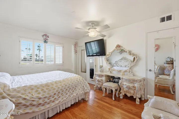 Primary bedroom (east facing)