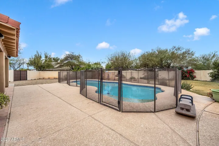 Pool with removable fence