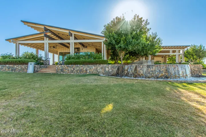 Whitewing clubhouse