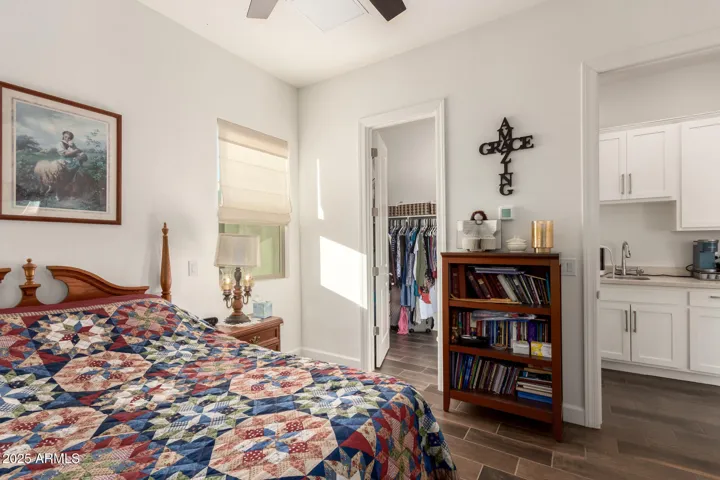 Casita bedroom with walk in closet and washer dryer hook ups
