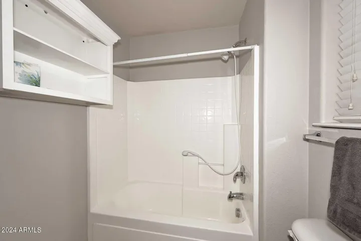 Combo tub at guest bath