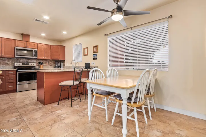 Eat-in kitchen