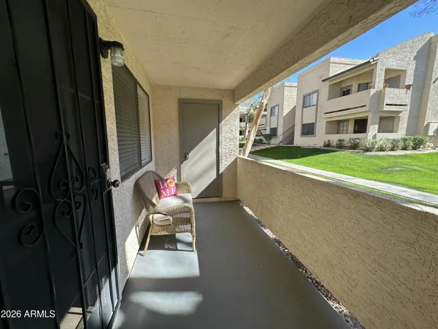 Ground level unit. Outdoor storage.