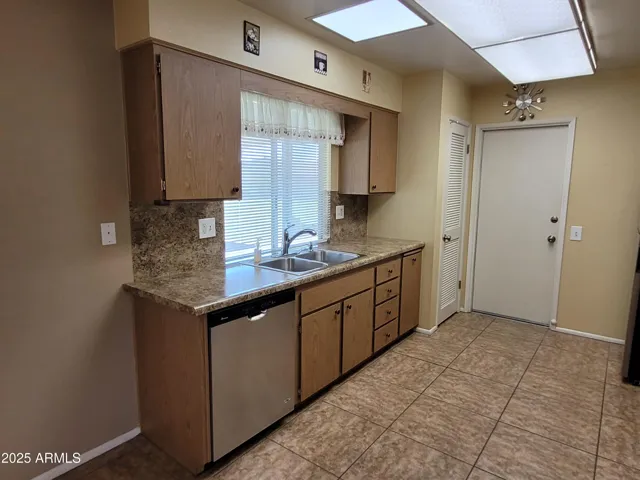 KITCHEN VIEW 1