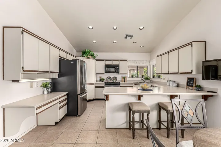 kitchen with breakfast bar