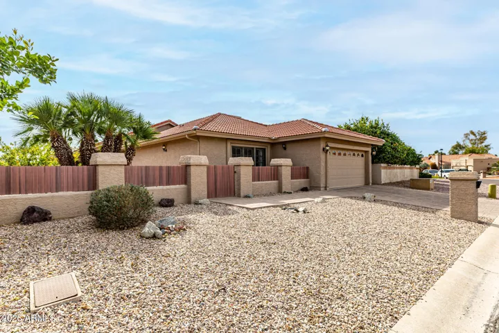 low maintenance desert landscaping