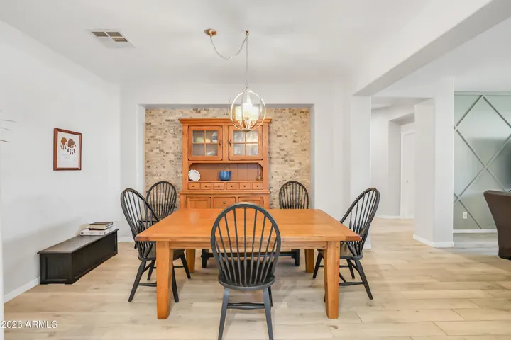 Dining showing Accent wall