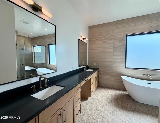 Owners Bath