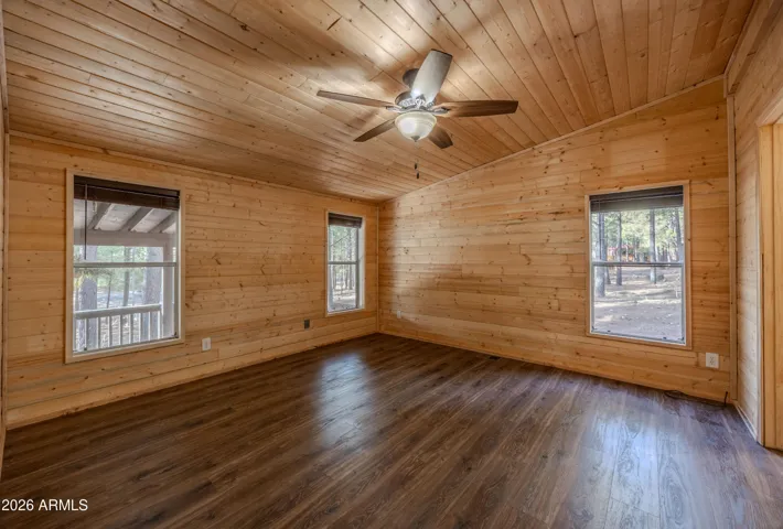 Primary Bedroom with Walk In Closet and Ensuite Bathroom