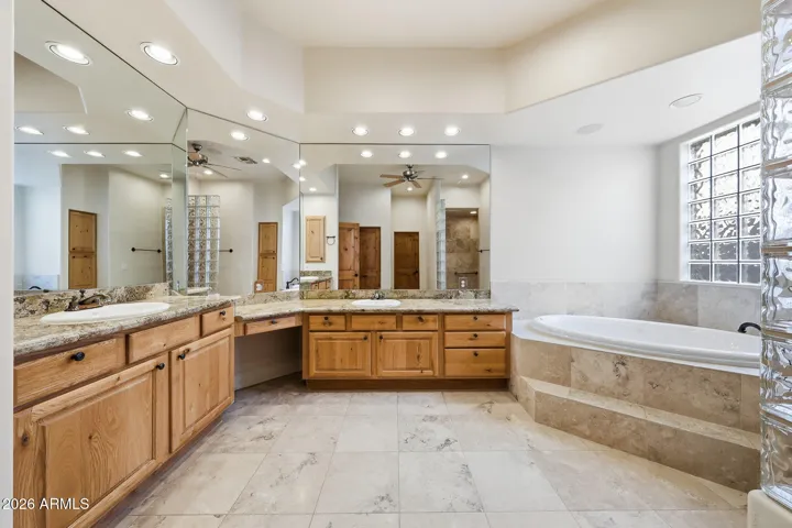 Spa like 6 piece primary bath