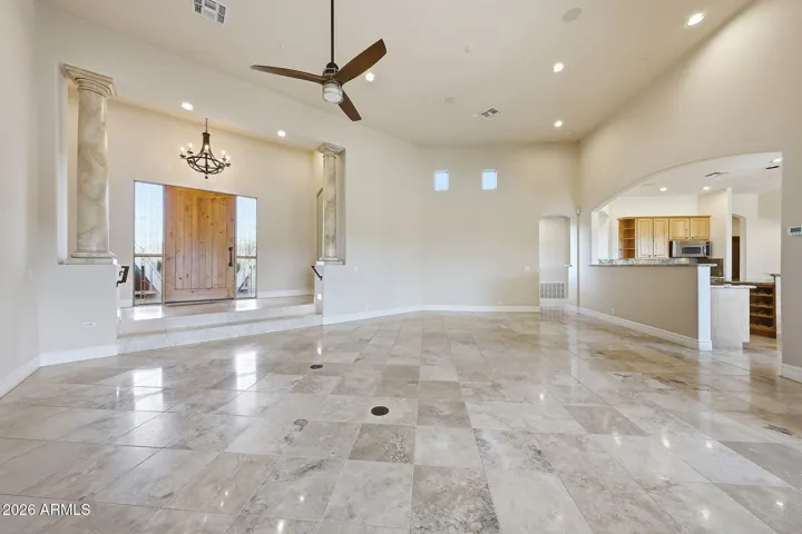Soaring ceilings, tons of natural light!