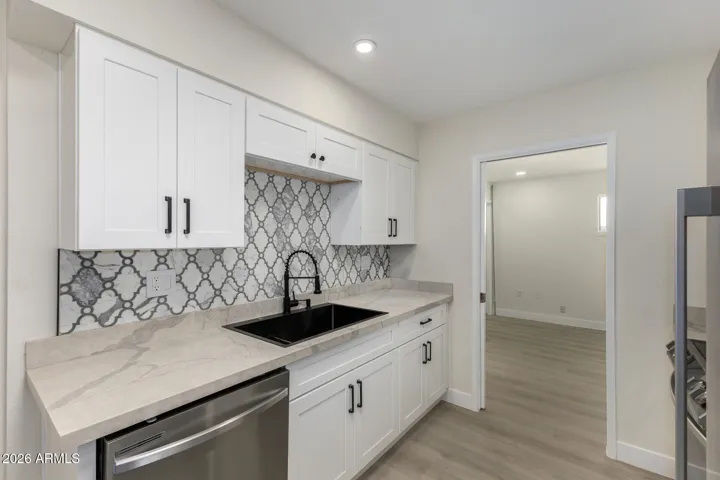 Brand new gourmet kitchen