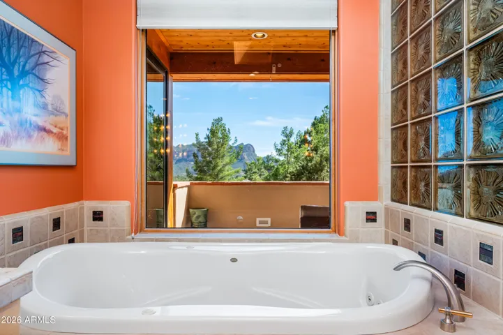 Jacuzzi Tub, 16 Jets