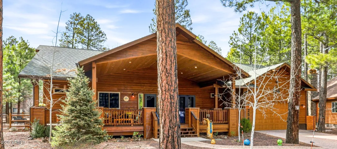 Single story home with split floorplan