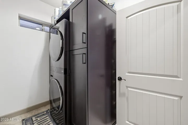 10ft ceilings in rooms including laundry with brand new built in cabinetry and washer dryer.