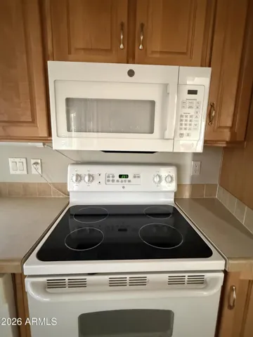 Brand New Microwave 2/2026