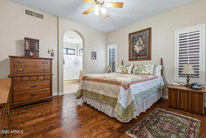 Split bedroom plan