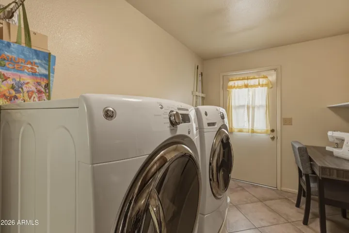 HUGE LAUNDRY WITH NICE PANTRY