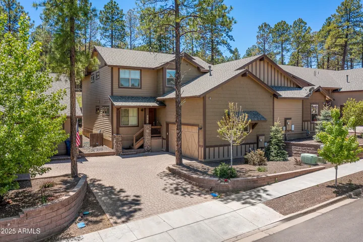 Your magnificent new home in the mountains is calling your name! Perfect as a primary residence, vacation rental, secondary home, etc.